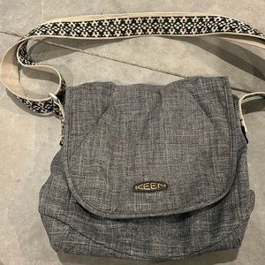 Keen Purse. Charcoal Grey.